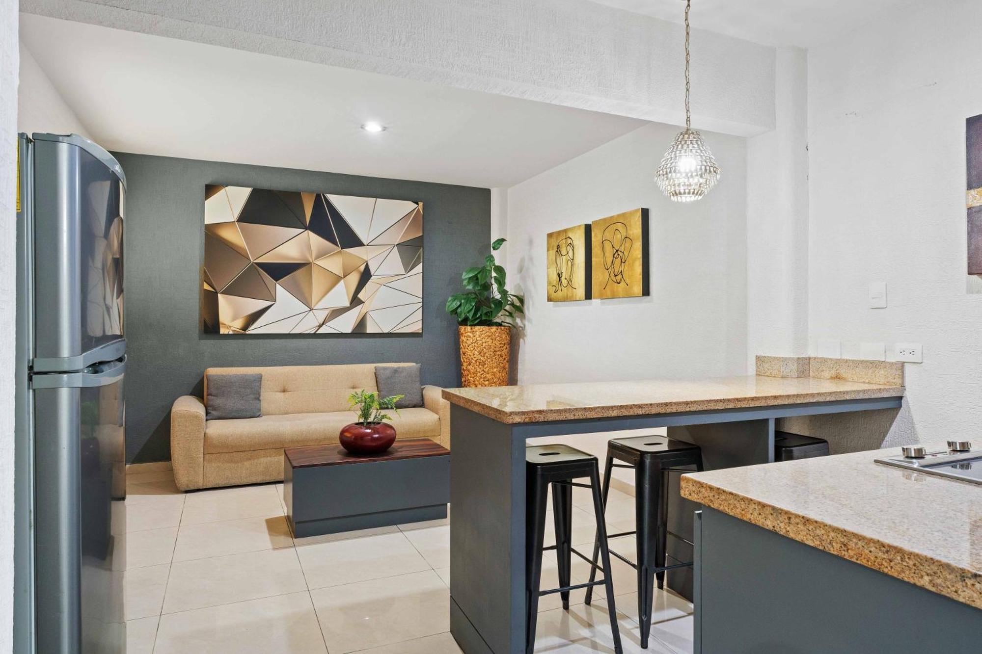 Homesuites Zaragoza Culiacan Bagian luar foto